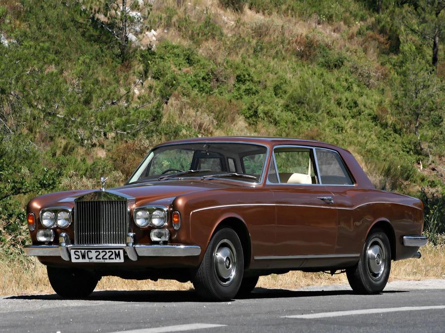  Rolls-Royce Corniche Saloon 1971 года  (фото 4 из 18)